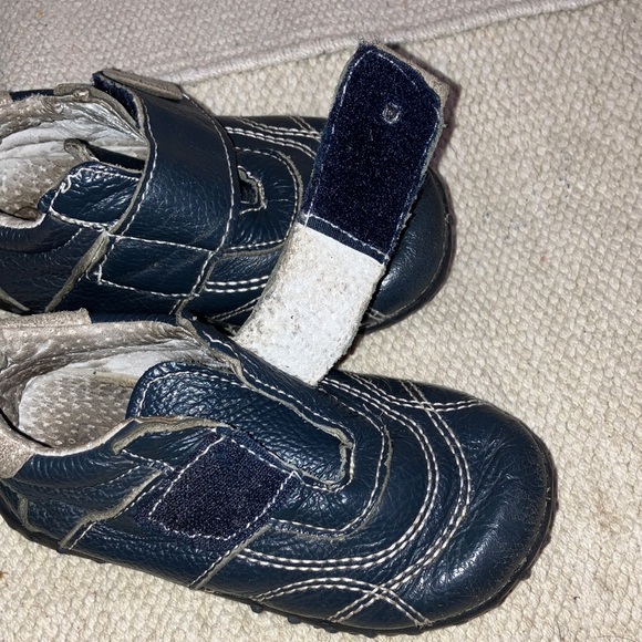 Infant size 5 leather Navy Walker Shoes with Secure Straps - Picture 6 of 16